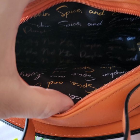 SPOOKSIEBOO Halloween Kawaii Jack-O-Lantern Pumpkin Kitty Crossbody Purse - Picture 4 of 7